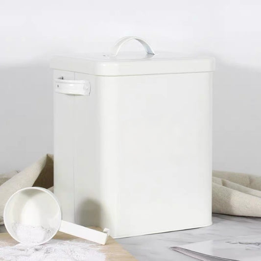 Moisture-proof sawdust storage bucket